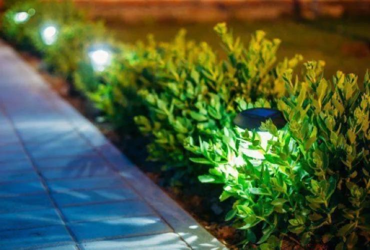 Come illuminare il giardino a costo zero