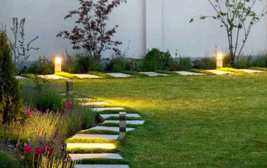 Come illuminare il giardino a costo zero