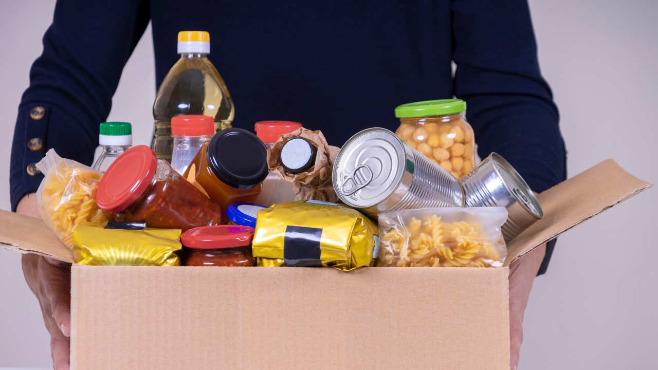 pacco alimenatare povertà