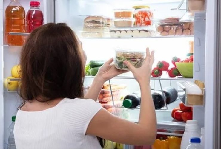 Trucco dello spazio per il frigorifero