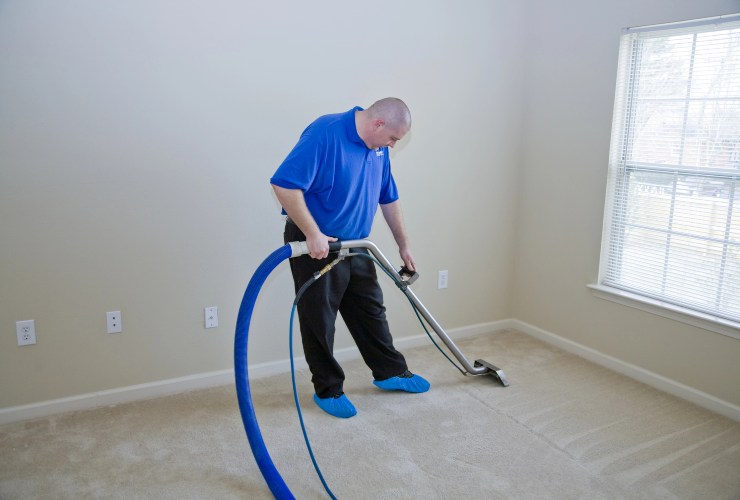 Pulire il pavimento senza detersivi