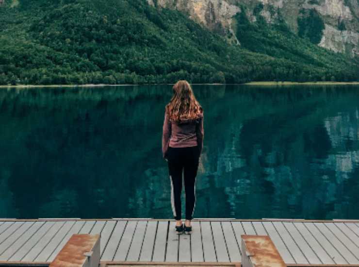 Ragazza in montagna